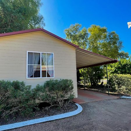 Roma Aussie Tourist Park Motel ภายนอก รูปภาพ