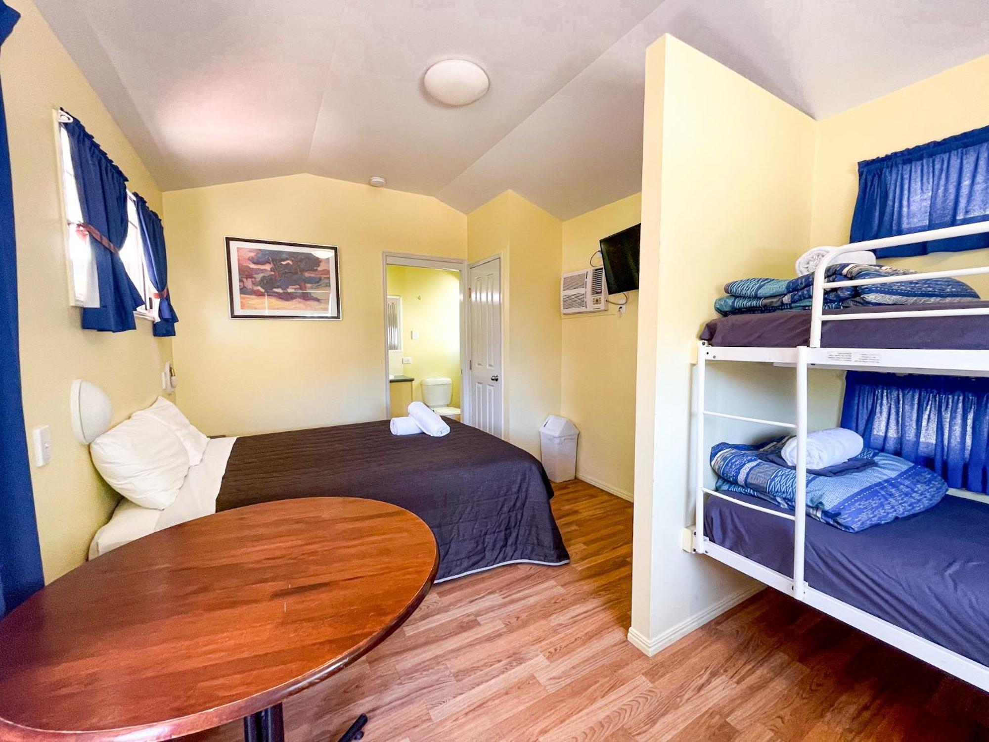 Roma Aussie Tourist Park Motel ภายนอก รูปภาพ