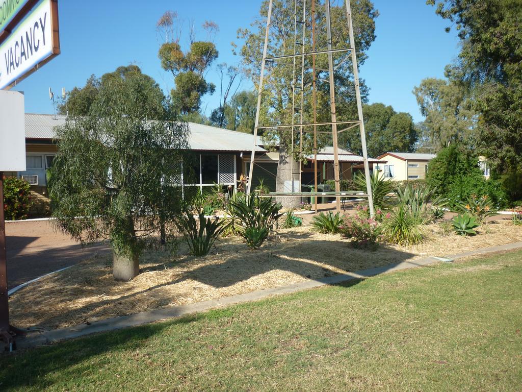 Roma Aussie Tourist Park Motel ภายนอก รูปภาพ